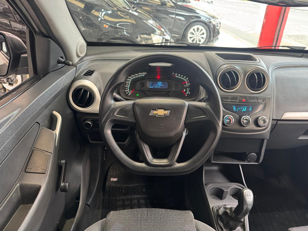 Chevrolet Montana Prata