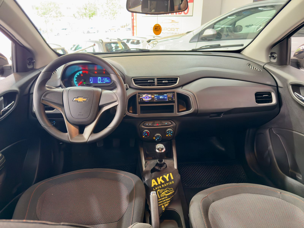 Chevrolet Onix Preto