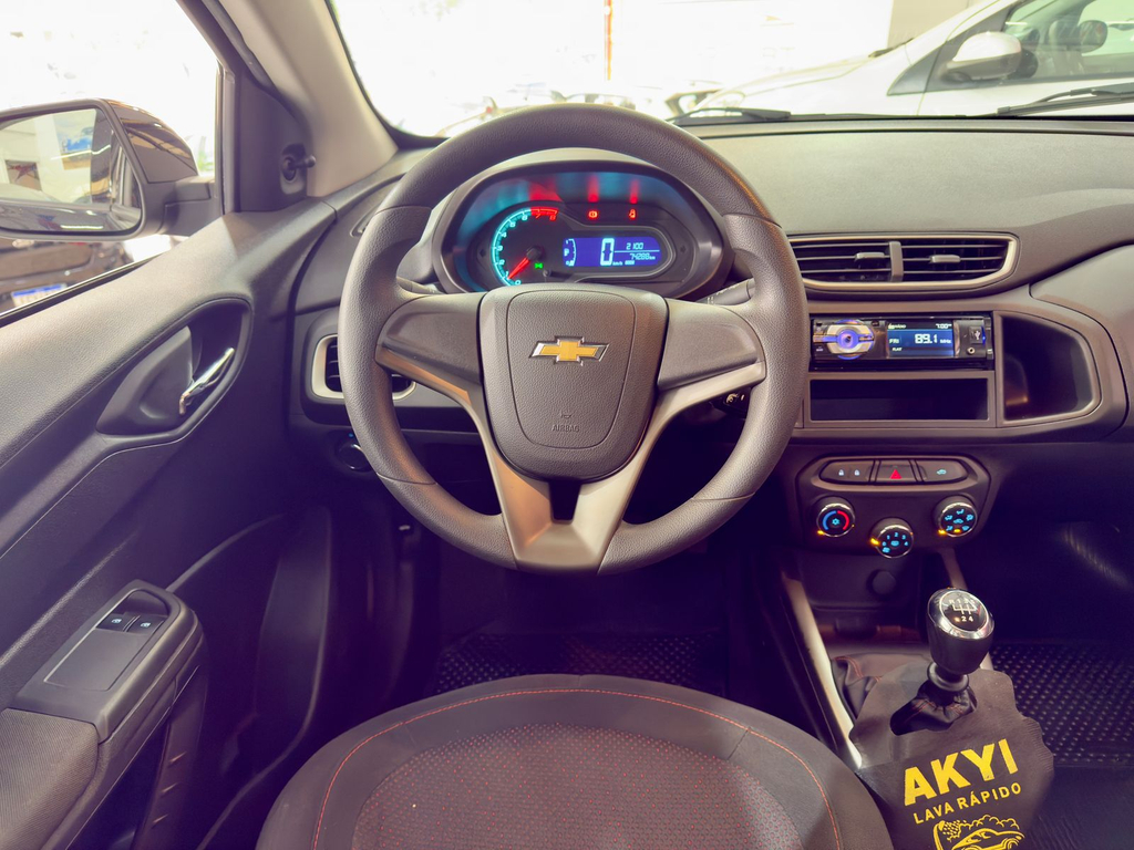 Chevrolet Onix Preto