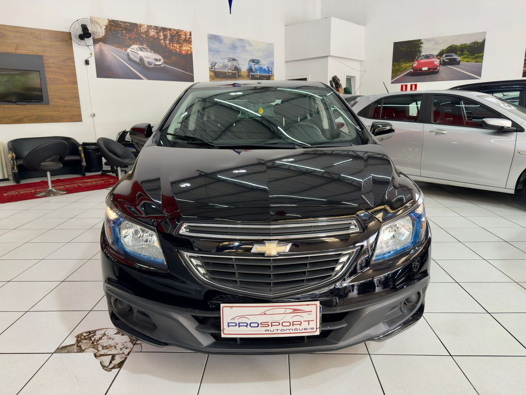 Chevrolet Onix Preto