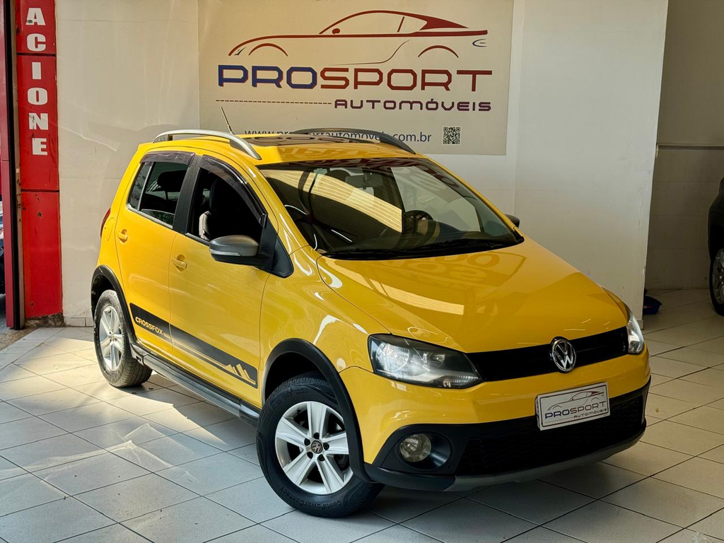 Volkswagen CrossFox Amarelo