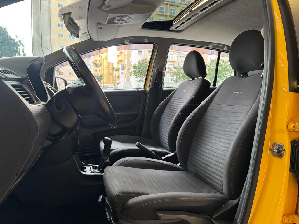 Volkswagen CrossFox Amarelo