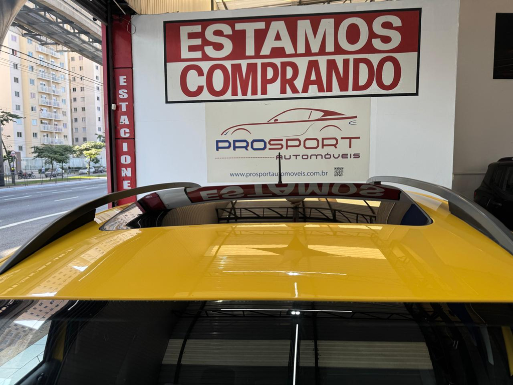Volkswagen CrossFox Amarelo