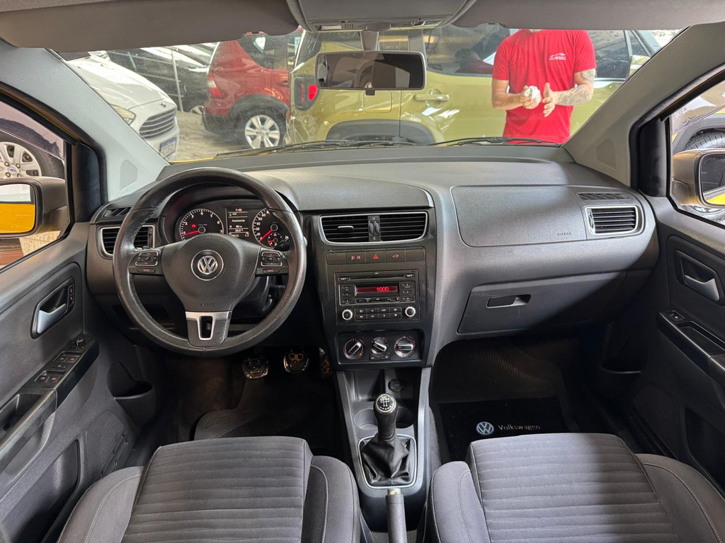 Volkswagen CrossFox Amarelo
