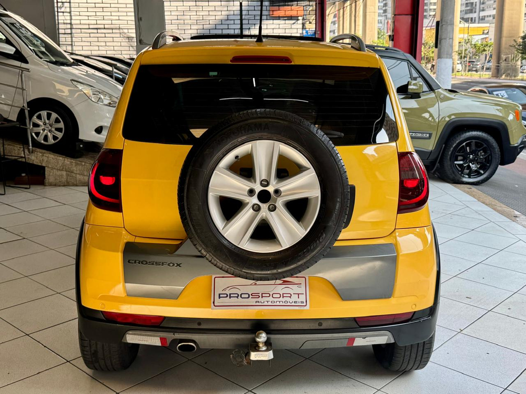 Volkswagen CrossFox Amarelo
