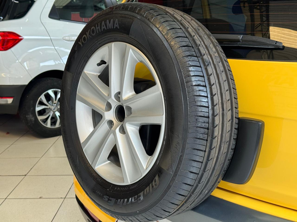 Volkswagen CrossFox Amarelo