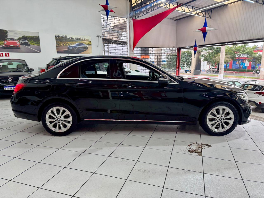 Mercedes Benz C-180 Preto