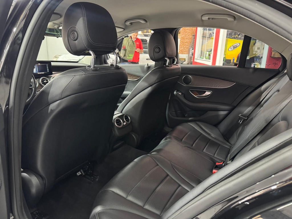 Mercedes Benz C-180 Preto