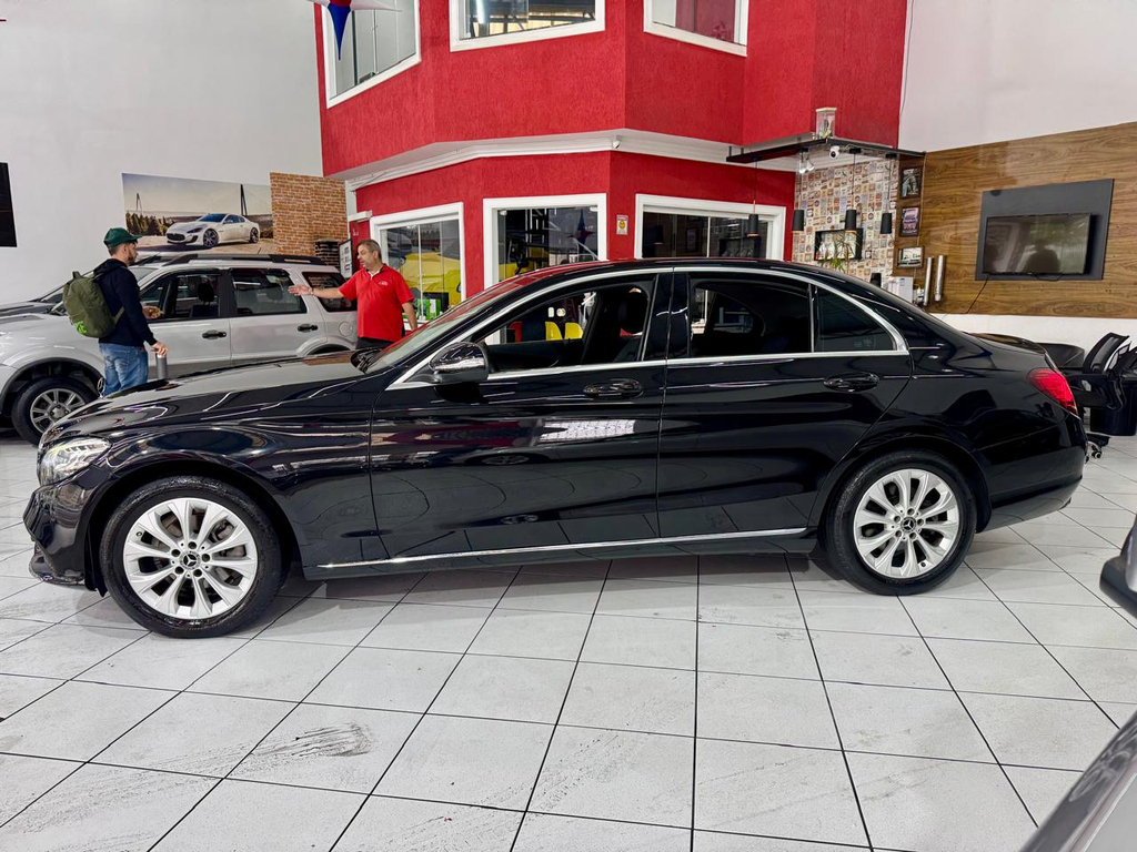 Mercedes Benz C-180 Preto