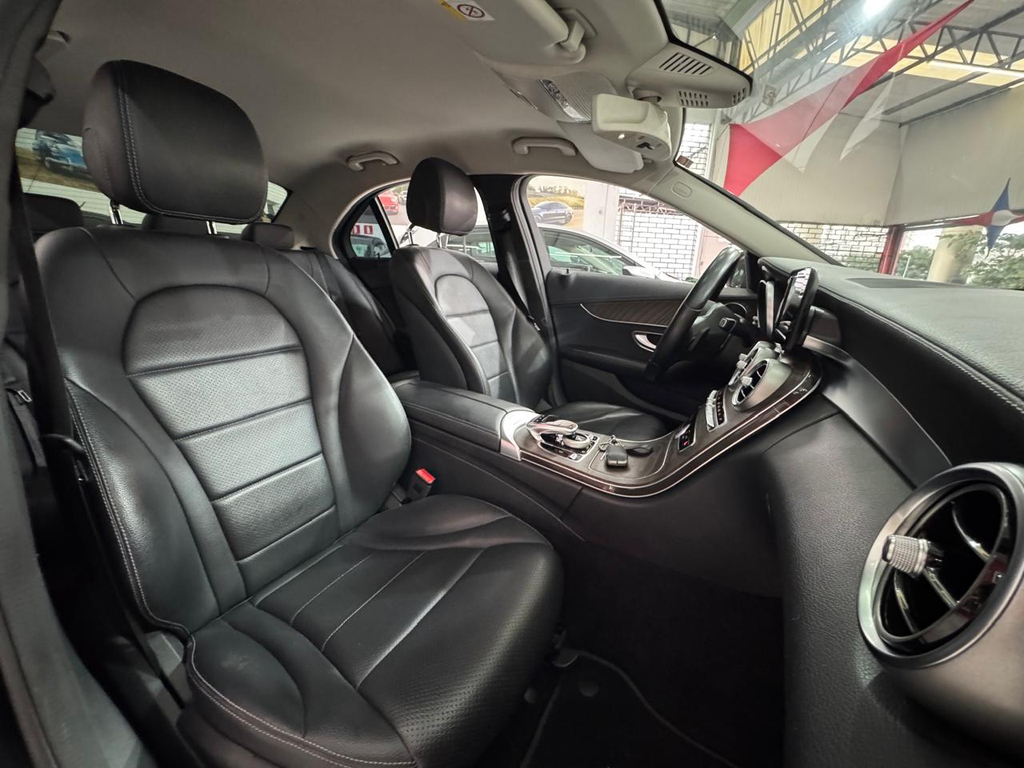 Mercedes Benz C-180 Preto