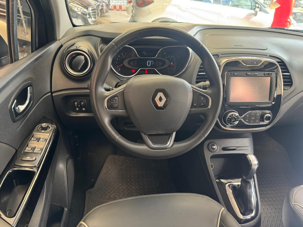 Renault Captur Preto