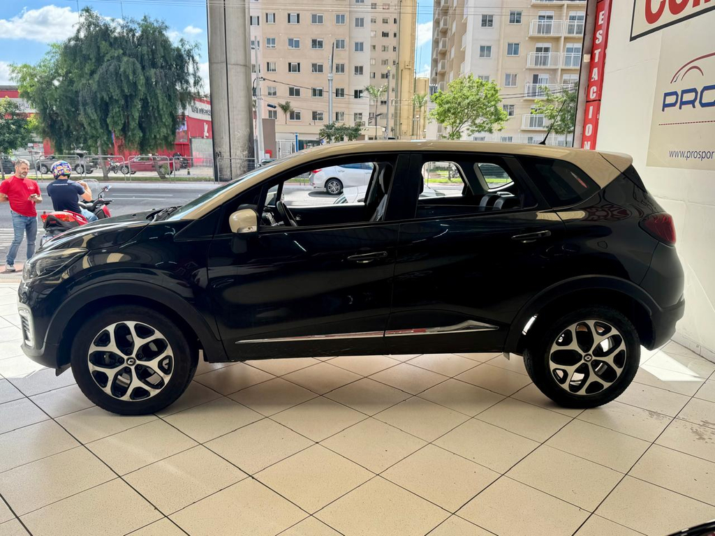 Renault Captur Preto