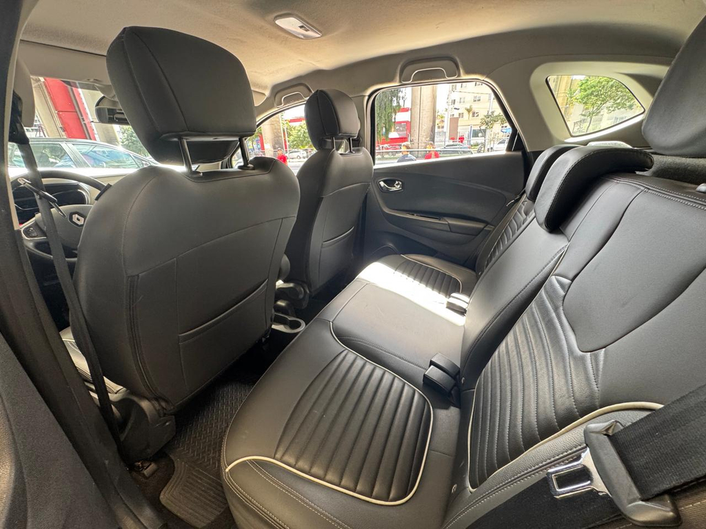 Renault Captur Preto