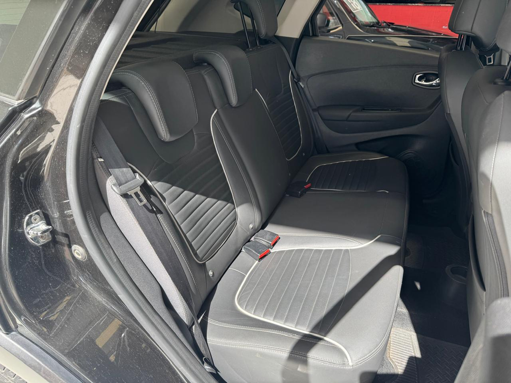 Renault Captur Preto
