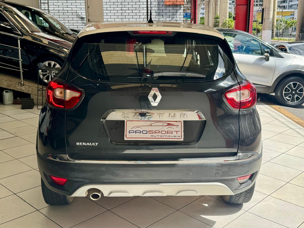 Renault Captur Preto