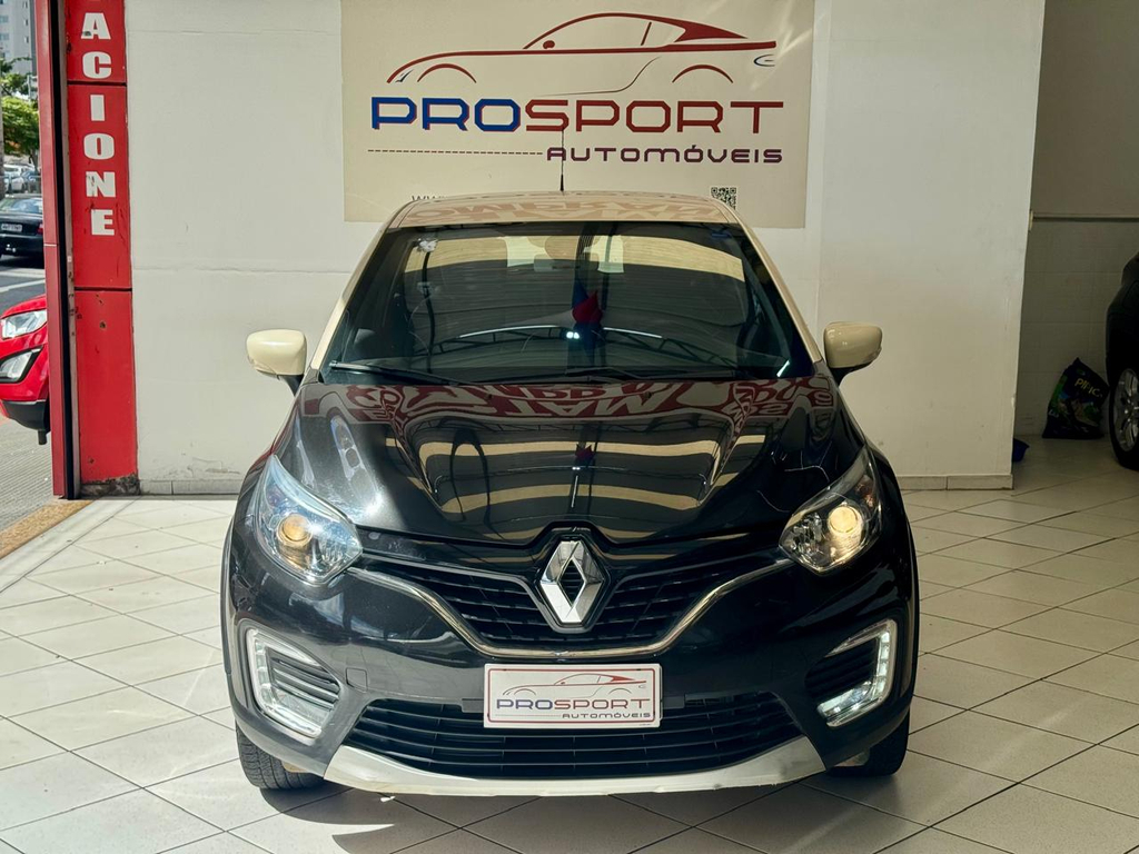 Renault Captur Preto