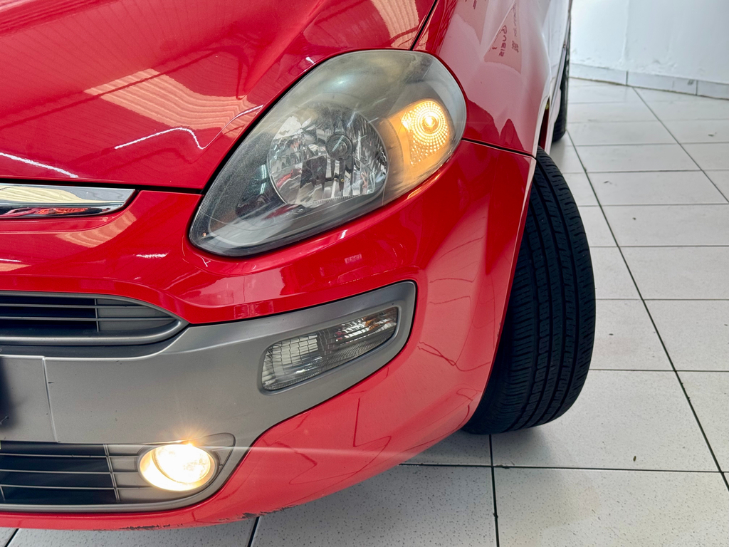 Fiat Punto Vermelho