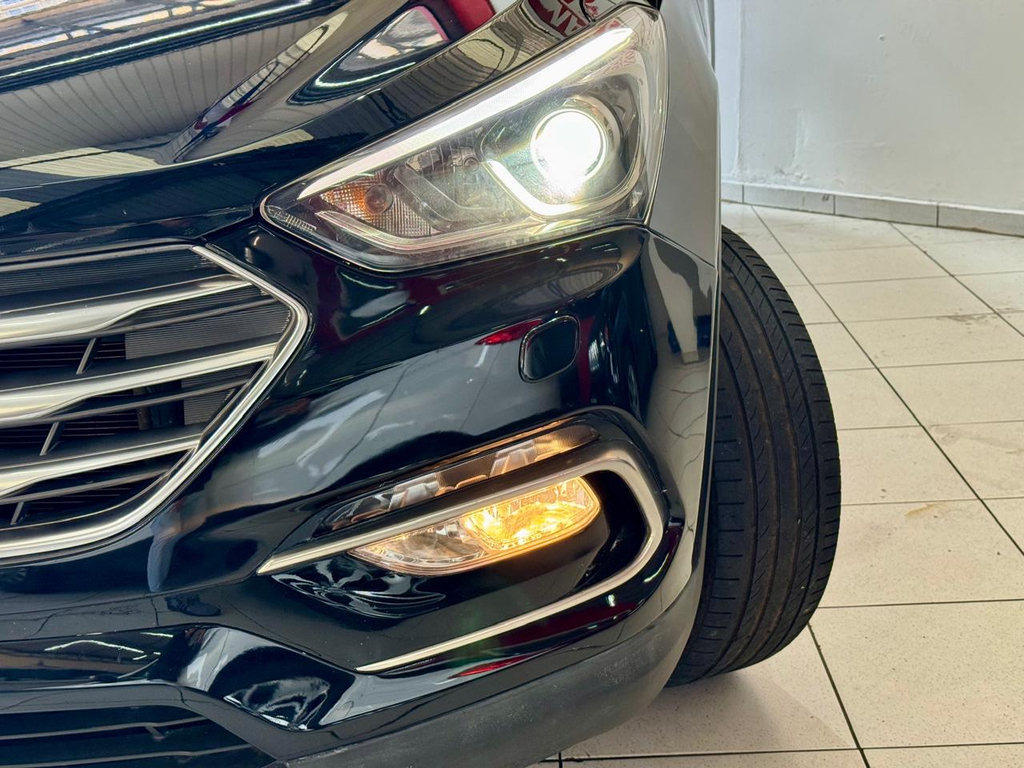 Hyundai Santa Fe Preto