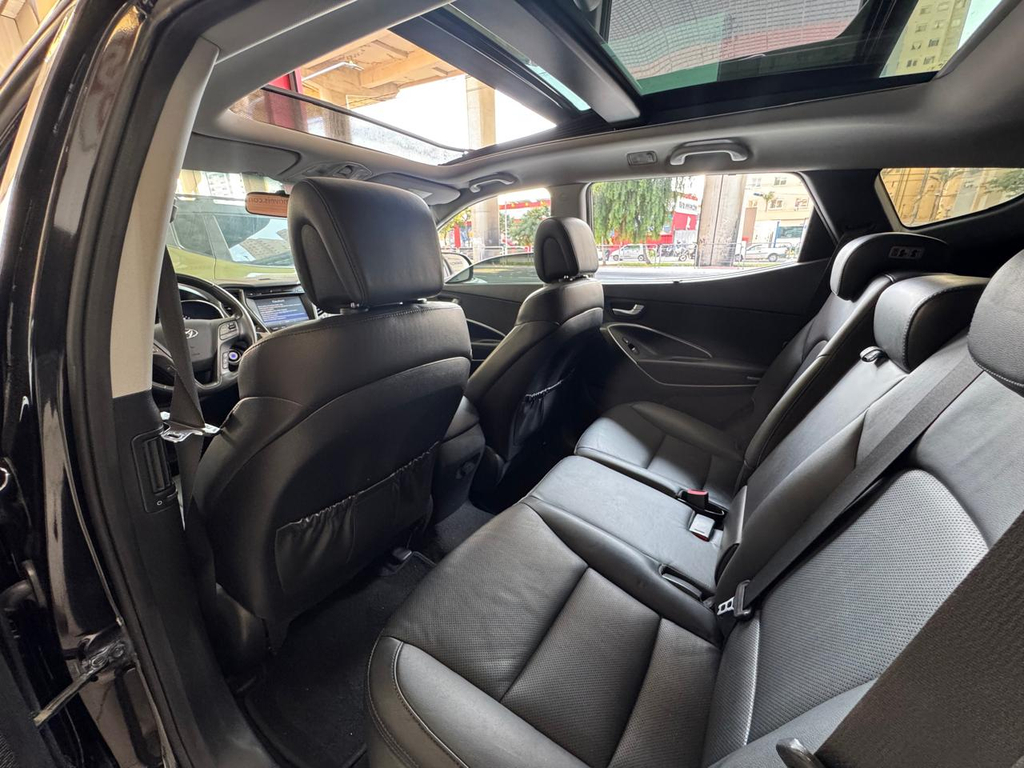 Hyundai Santa Fe Preto