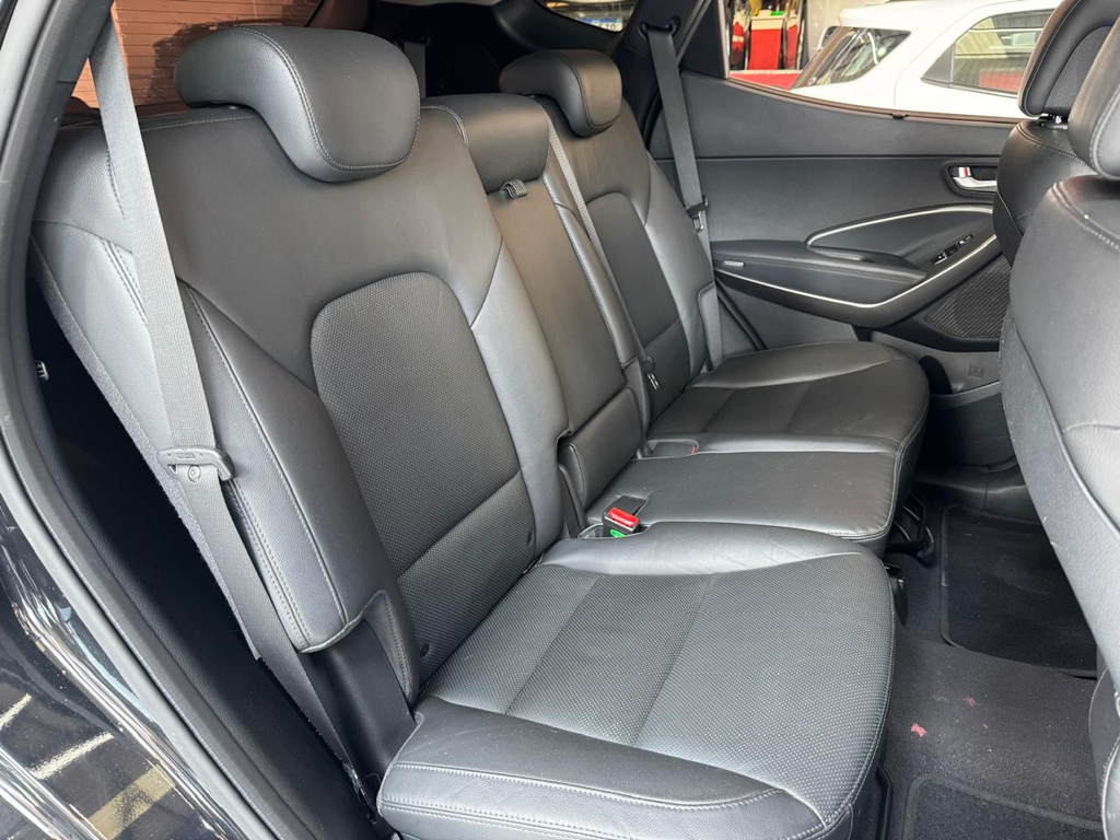 Hyundai Santa Fe Preto