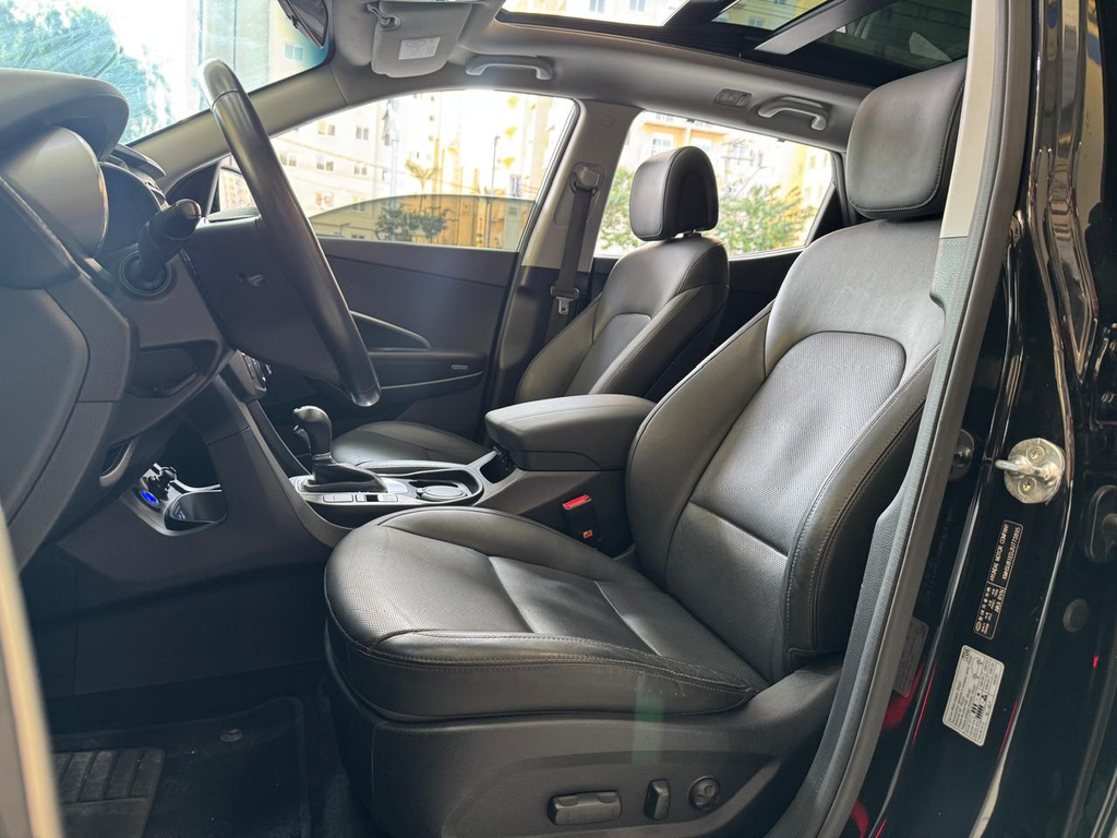 Hyundai Santa Fe Preto