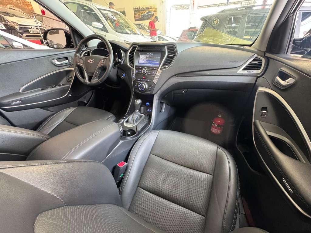 Hyundai Santa Fe Preto