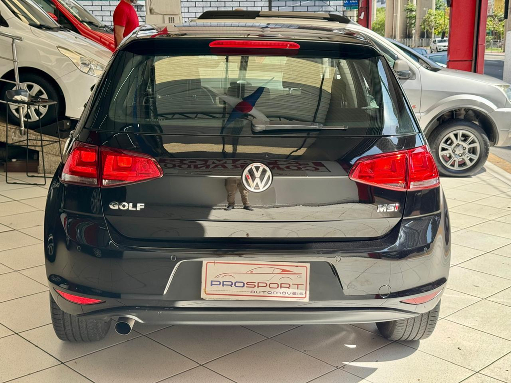 Volkswagen Golf Preto