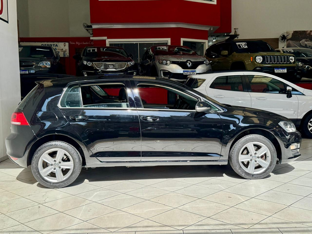 Volkswagen Golf Preto