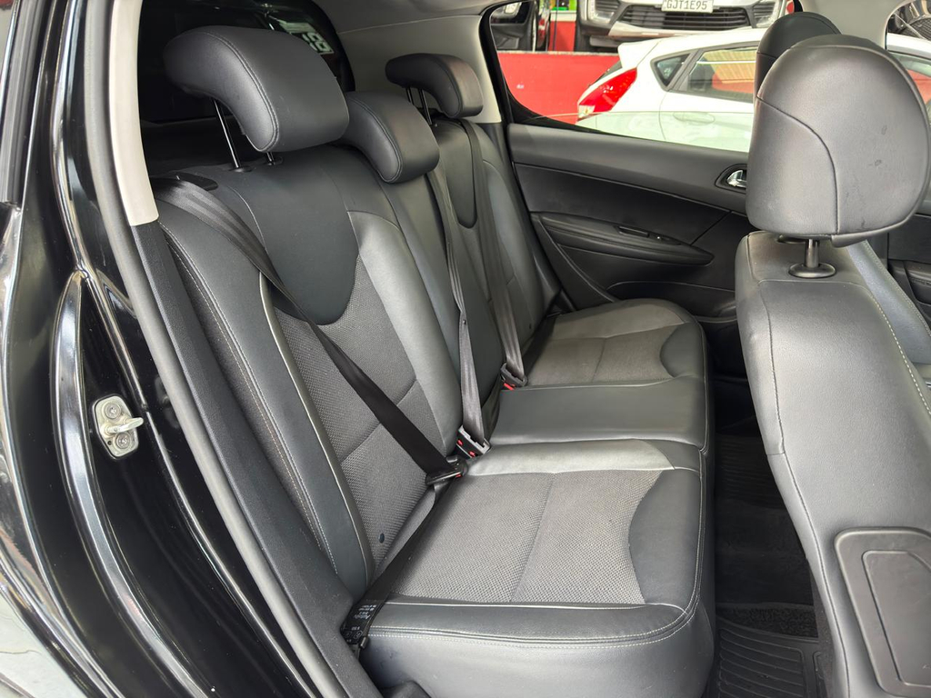 Peugeot 308 Preto