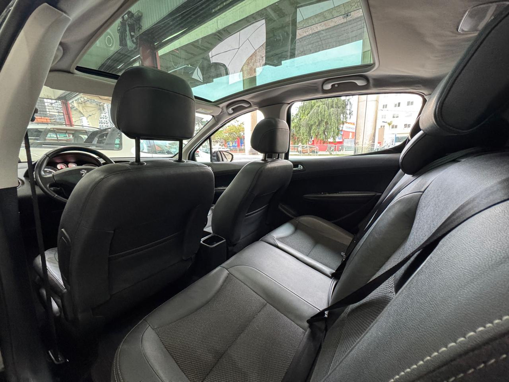 Peugeot 308 Preto
