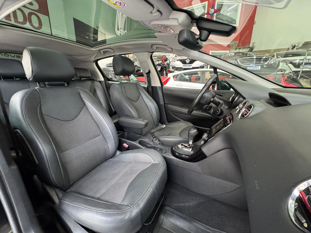Peugeot 308 Preto