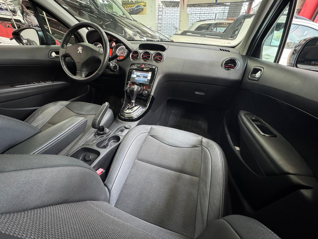 Peugeot 308 Preto