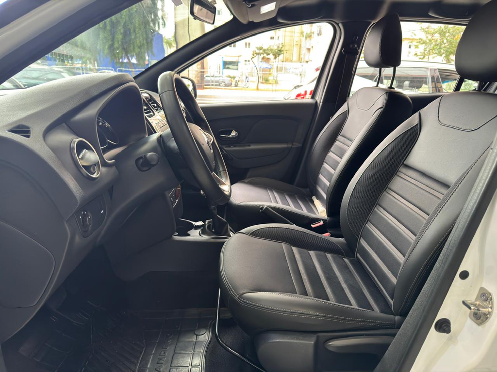 Renault Sandero Branco