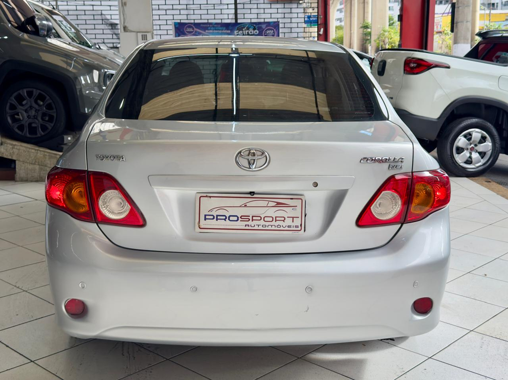 Toyota Corolla Prata