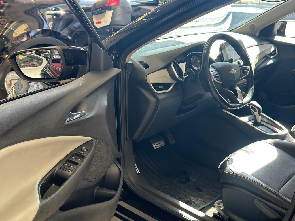 Chevrolet Onix Preto
