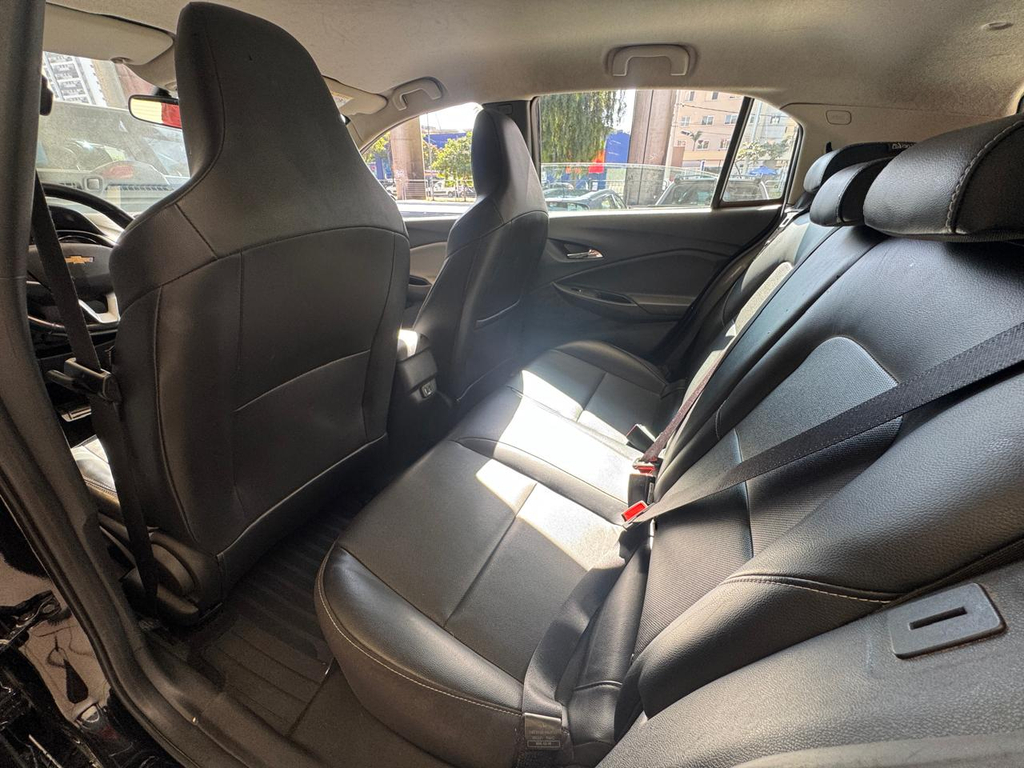 Chevrolet Onix Preto