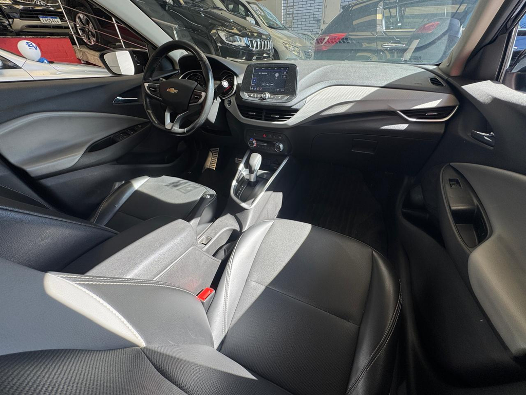 Chevrolet Onix Preto