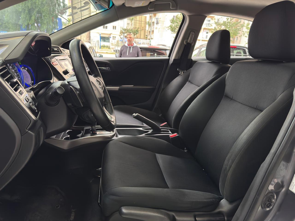 Honda City Cinza