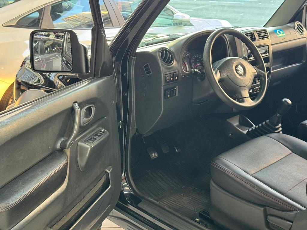 Suzuki Jimny Preto