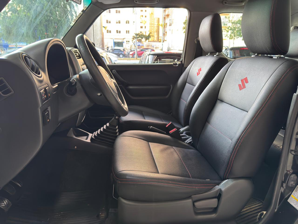 Suzuki Jimny Preto