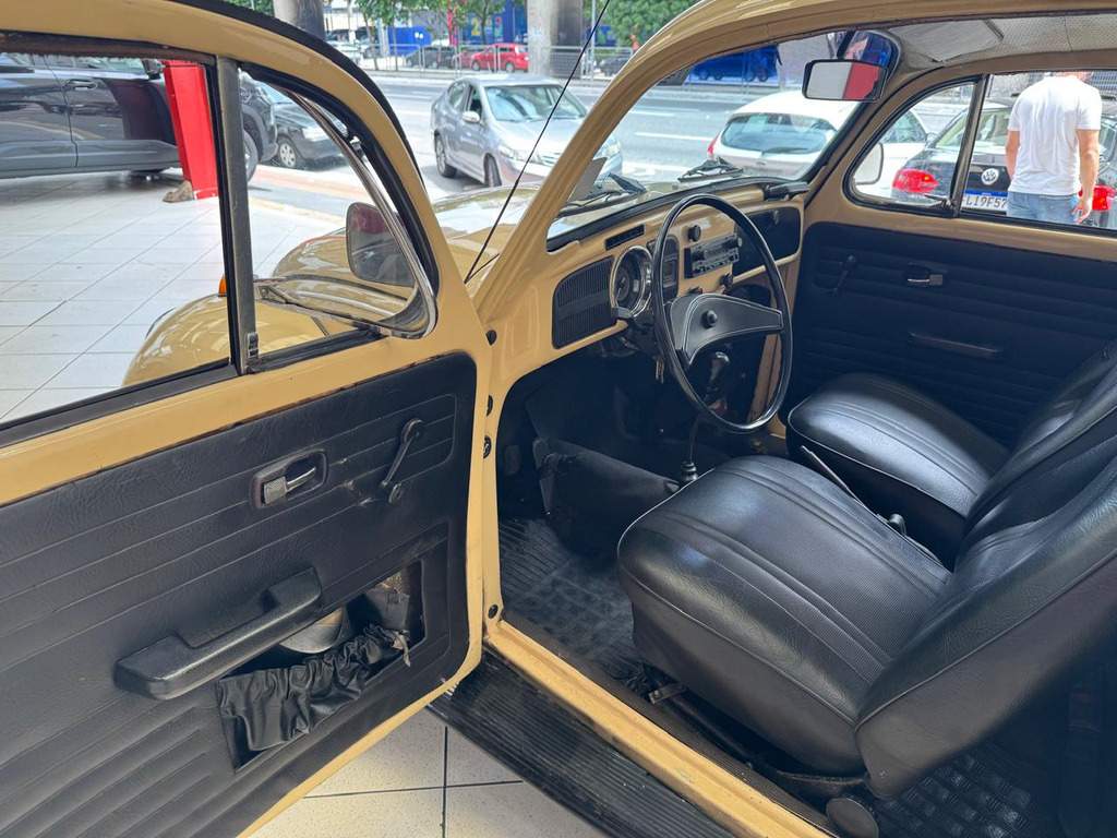 Volkswagen Fusca Amarelo