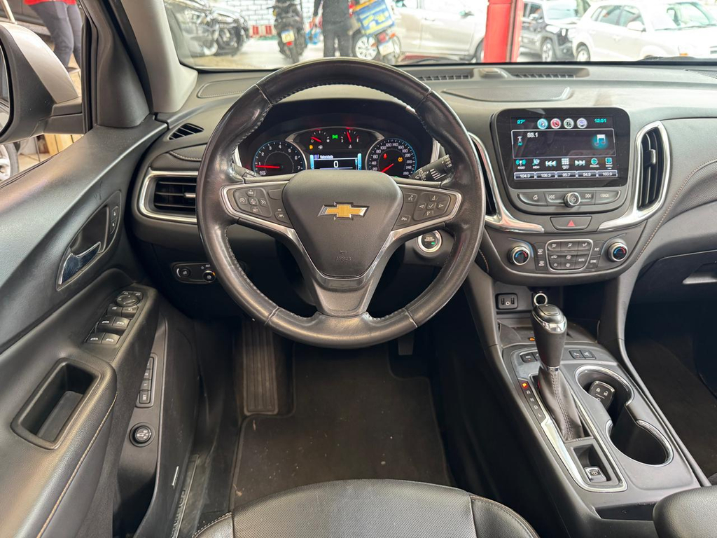 Chevrolet Equinox Prata