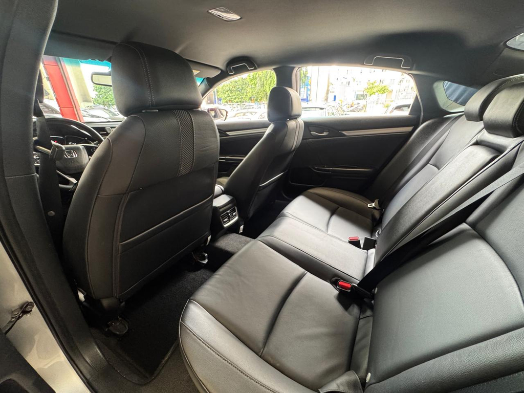 Honda Civic Sedan Prata