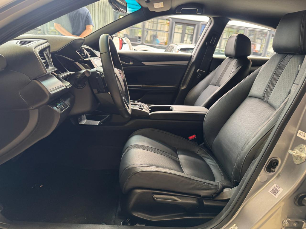 Honda Civic Sedan Prata