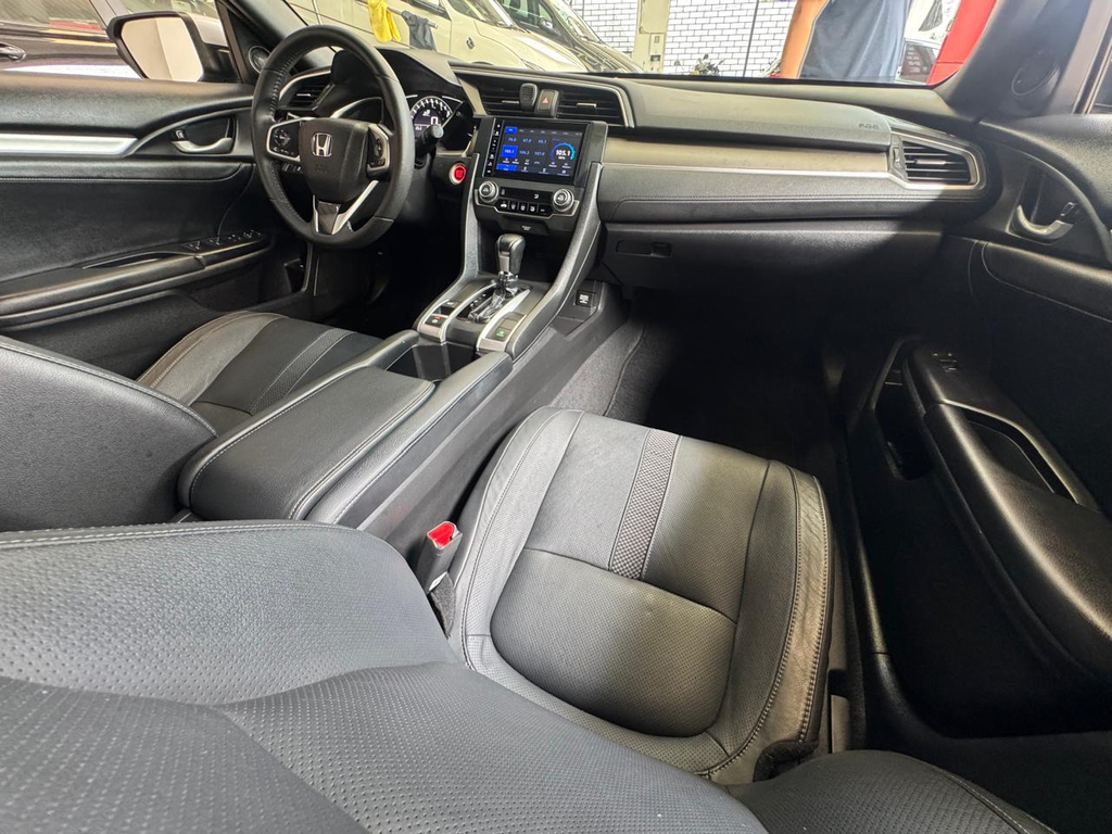 Honda Civic Sedan Prata