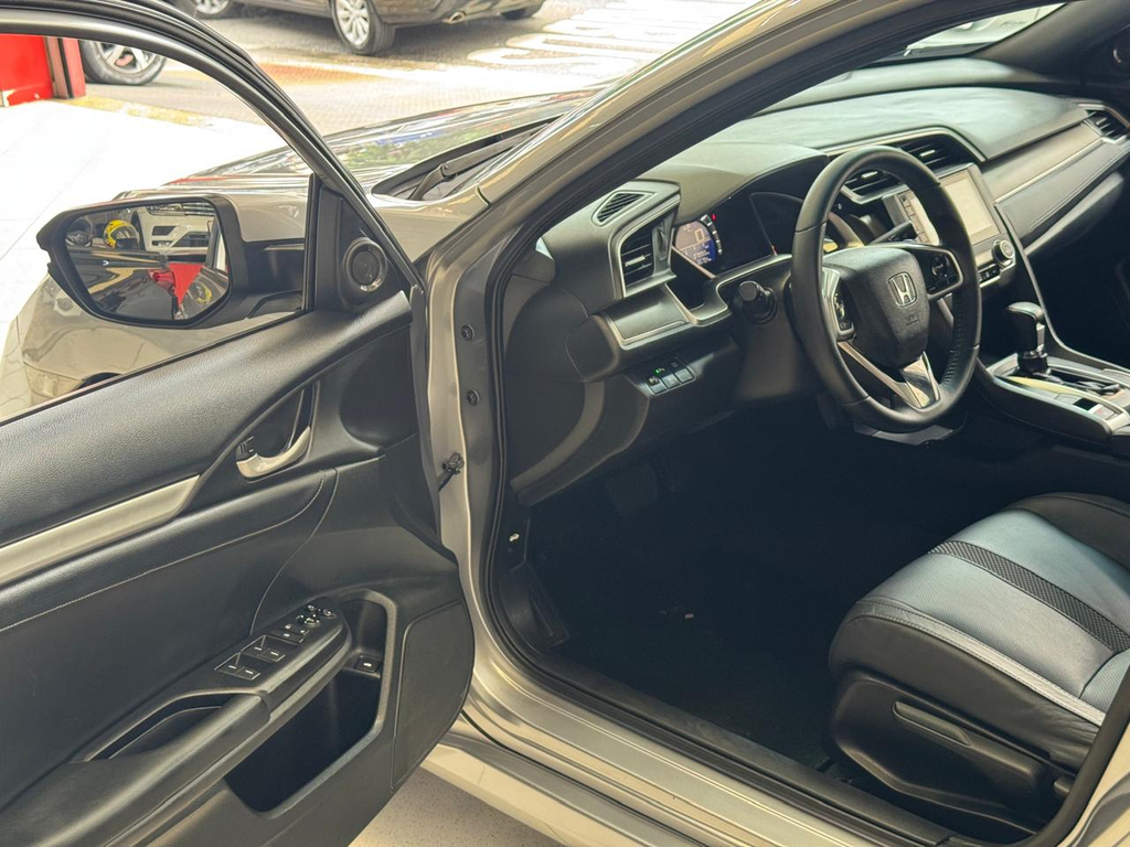 Honda Civic Sedan Prata