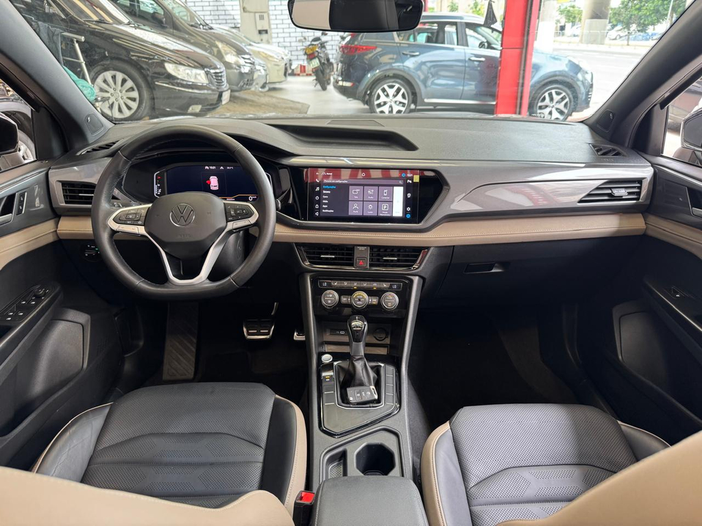 Volkswagen TAOS Bege