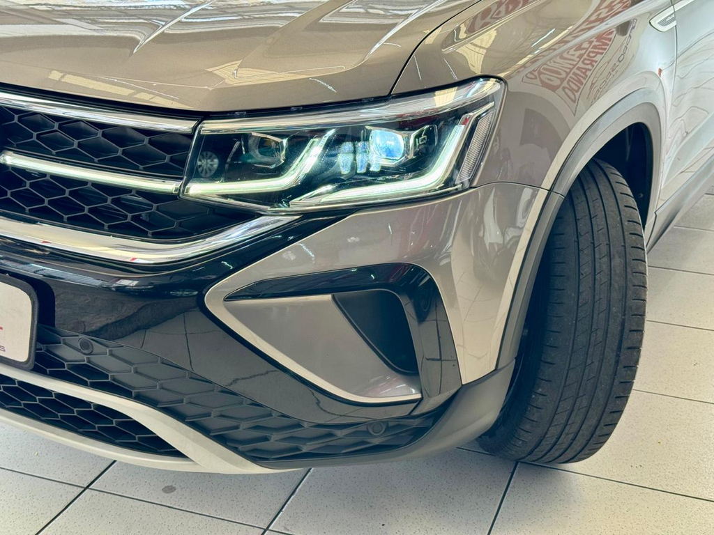 Volkswagen TAOS Bege