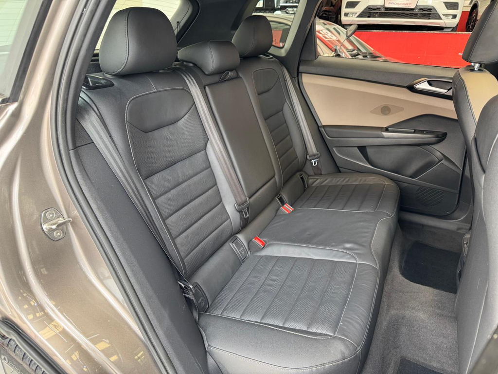 Volkswagen TAOS Bege