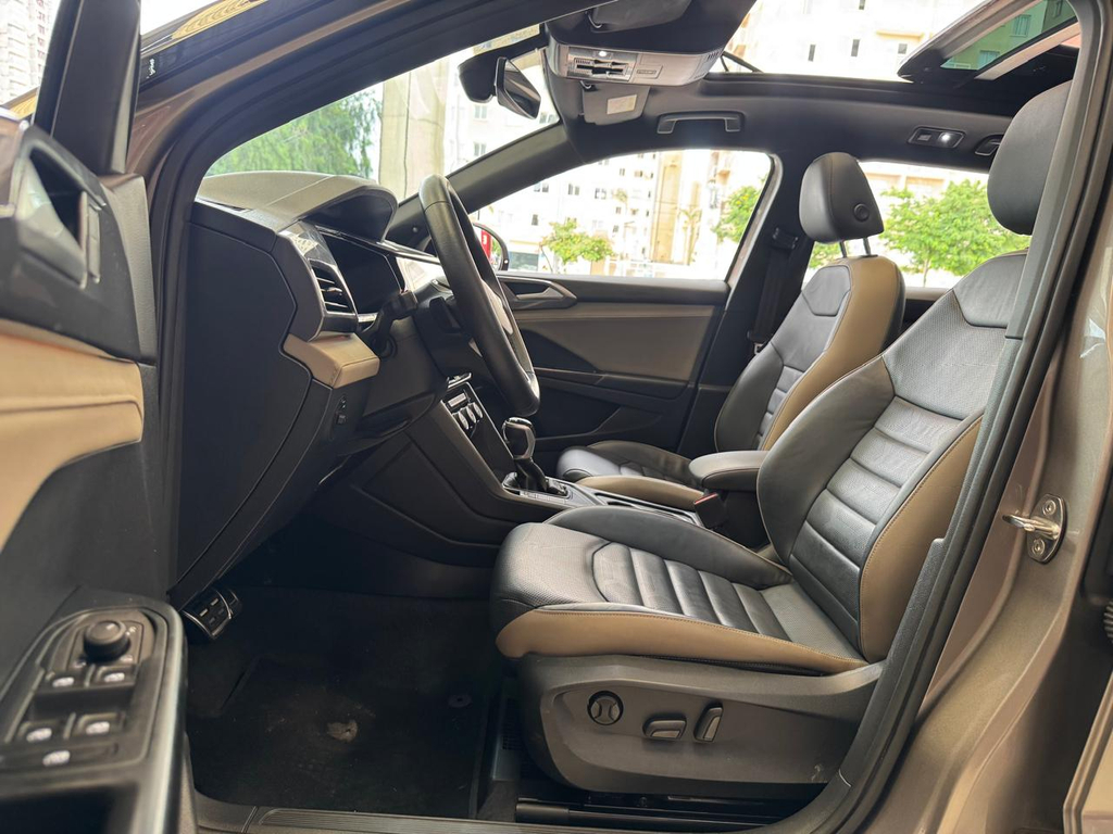 Volkswagen TAOS Bege